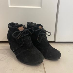 TOMs ankle booties